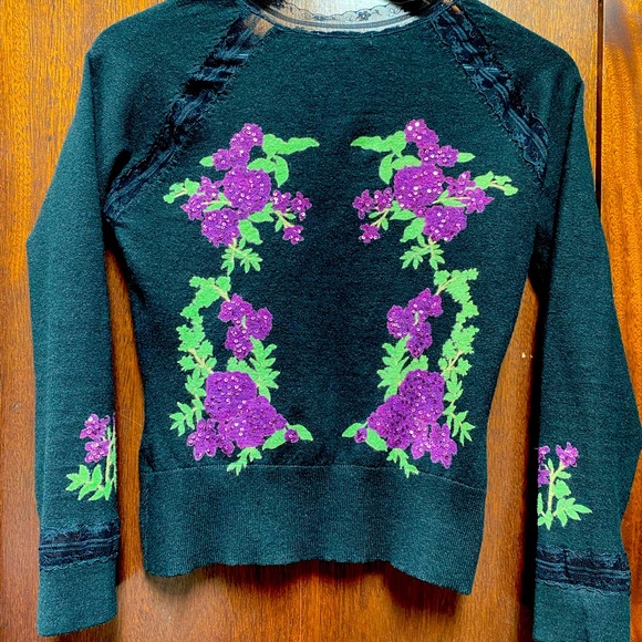 Gorgeous embroidered cardigan with sequin, satin and lace details. - Picture 2 of 7